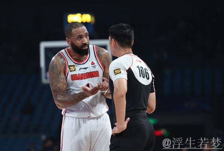 《半岛都市报》:青岛男篮难题仍聚焦于限制对手外援 《半岛都市报》:青岛男篮难题仍聚焦于限制对手外援